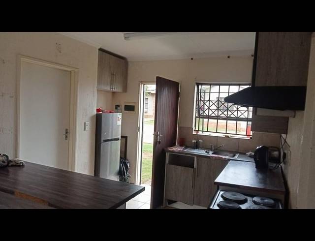 3 BEDROOM APARTMENT FOR SALE IN DAWN PARK EXT